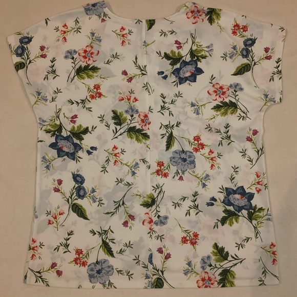 Ann Taylor NWT White with Pink and Blue Flower Blouse medium - Picture 7 of 16
